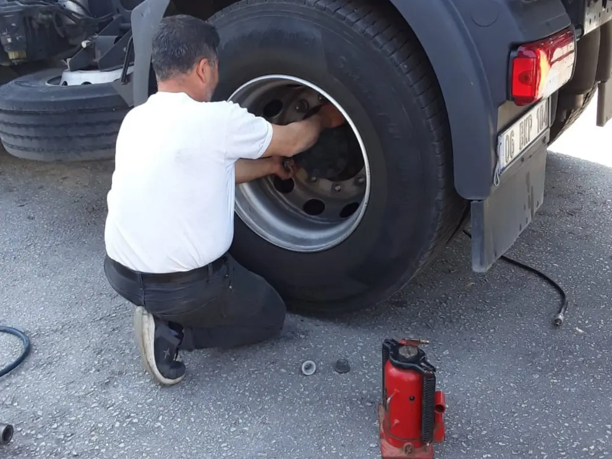 Bozyaka Oto Lastikçi
